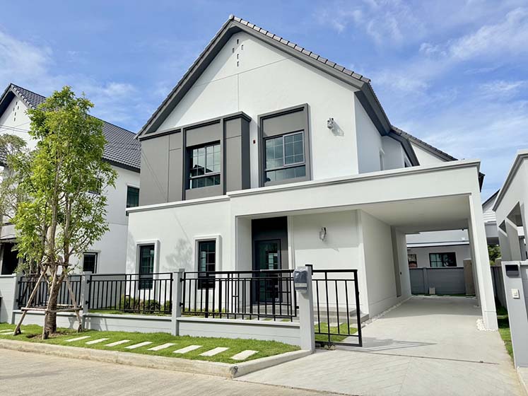 House with Shared Pool in Bangnatrad 